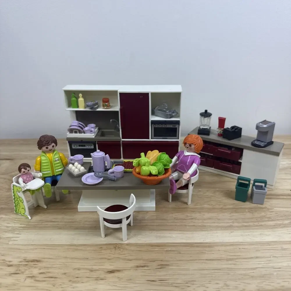 Playmobil 9269 City Life Kitchen Set Retired With Family and Accessories